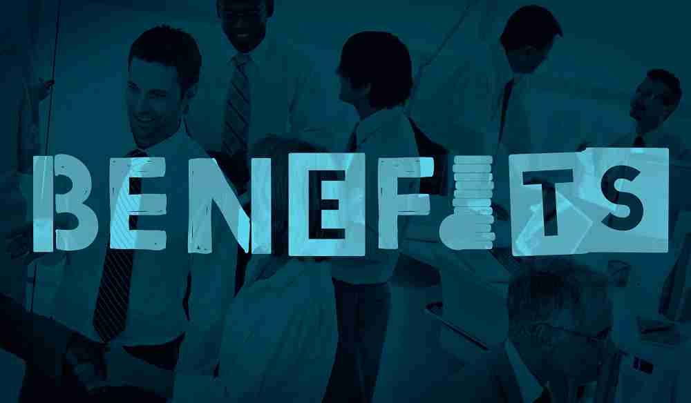 benefits of freelance side hustles written in a picture with guys